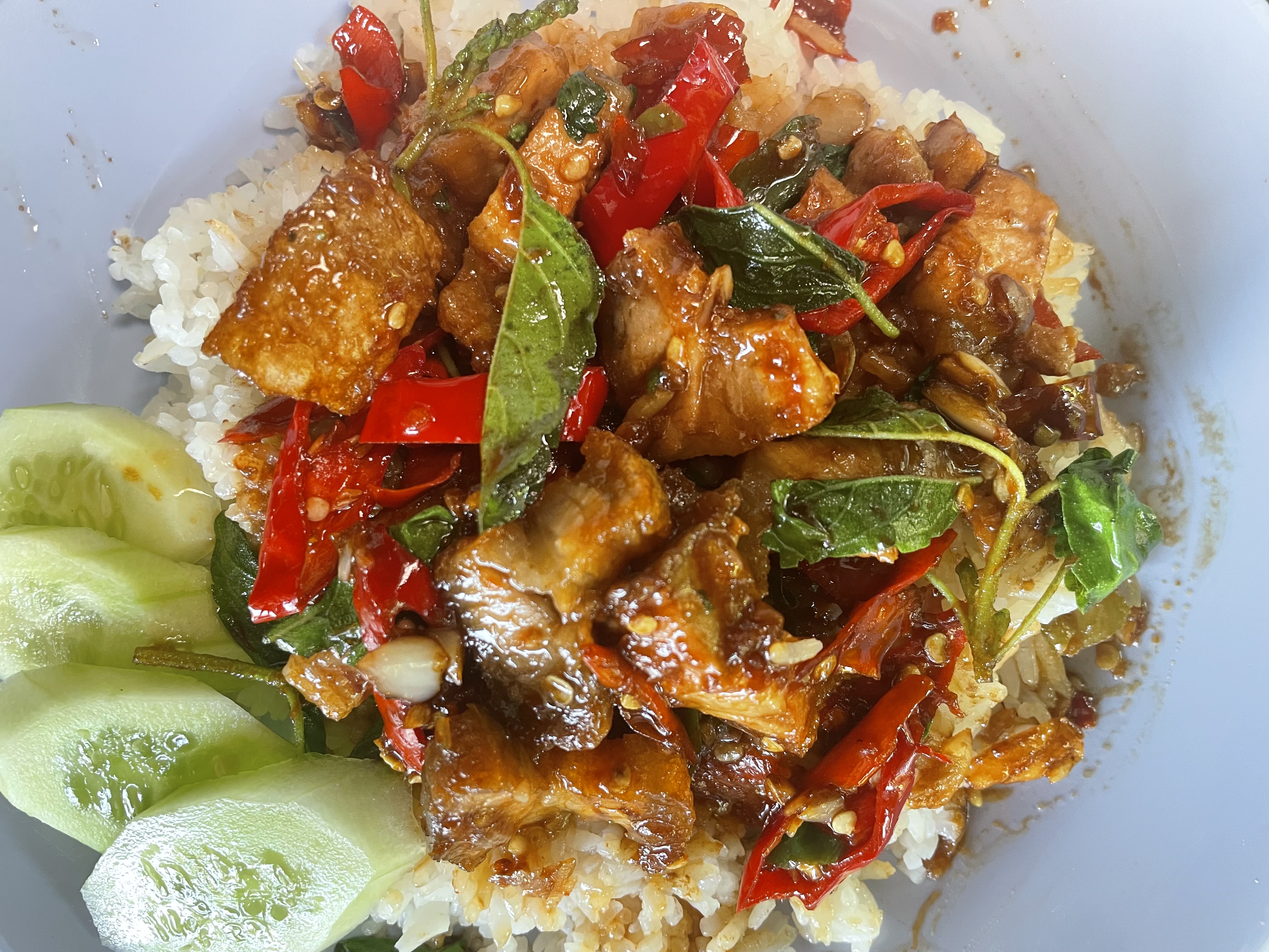 กะเพราหมูกรอบ